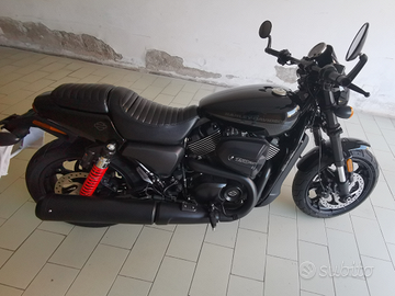 Harley Davidson Street Rod 750