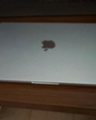 MacBook Air 15" M4 10 core nuovo 4 cicli