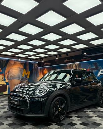 Mini Full Electric Cooper SE Resolute (990)