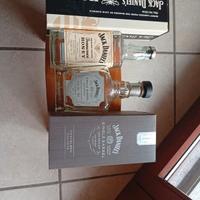 Bottiglie Jack Daniel's vuote