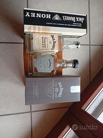 Bottiglie Jack Daniel's vuote