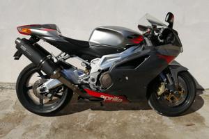 aprilia rsv 1000