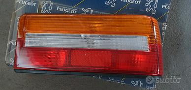 Fanalino posteriore Peugeot 309 635160