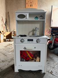 Cucina giocattolo in legno bianca