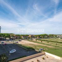 TRILOCALE CON BALCONE VISTA MARE