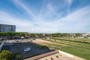 TRILOCALE CON BALCONE VISTA MARE