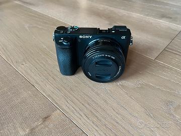 Sony Alpha 6500 + Obiettivo 16-50mm