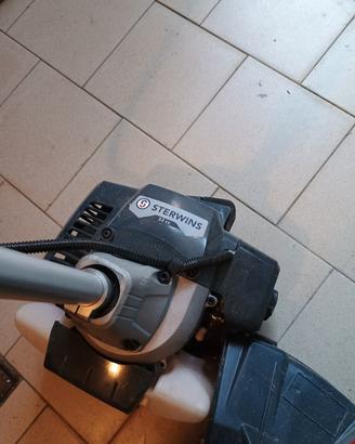 Decespugliatore a benzina