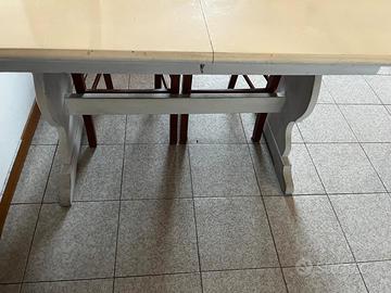 TAVOLO LEGNO 8 POSTI+ 5 sedie