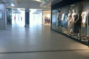 Negozio a Volla, viale Michelangelo