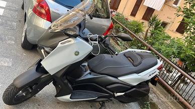 Xmax 300 Tech max 2025