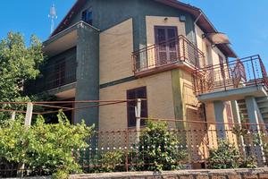 Civita Castellana casa con Giardino e Garage