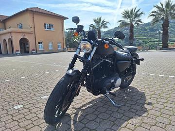 Harley-Davidson mod. 883