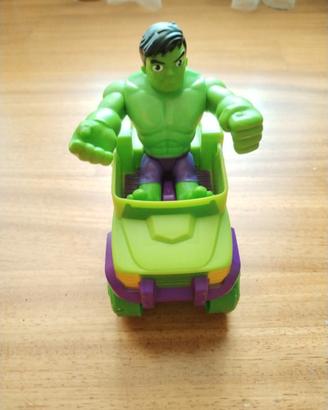 Action figure di HULK Marvel Hasbro e veicolo
