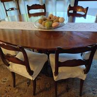 Tavolo ovale in legno