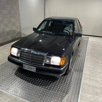MERCEDES-BENZ 200 E