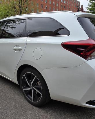 Toyota Auris Touring Sports 1.8 Hybrid Style