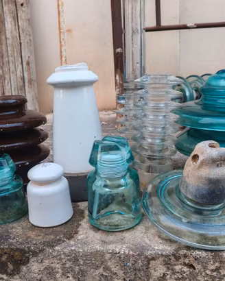 Isolatori Elettrici Vintage in Vetro e Ceramica