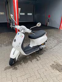 Vespa 50 LX 2010 Bianca