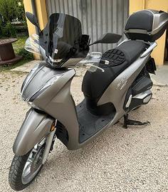 Honda SH 350 – Grigio Siderale