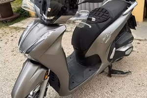 Honda SH 350 – Grigio Siderale