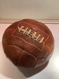 Antico pallone da calcio