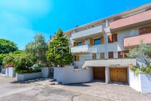 Villa a Schiera a Vignola Via Montanara 5 locali