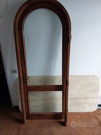 Porta in legno ad arco