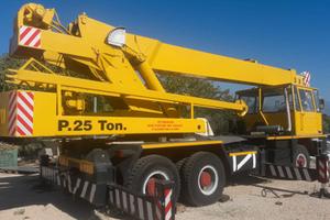 Gru mobile Corradini 25 Tonnellate