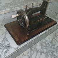 macchina per cucire anni 60