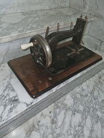 macchina per cucire anni 60