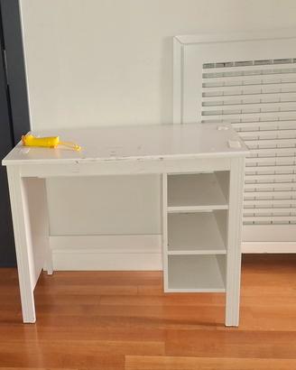 scrivania ikea brusali