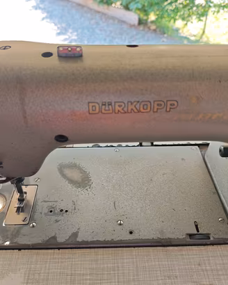 macchina da cucire industriale  Durkopp 