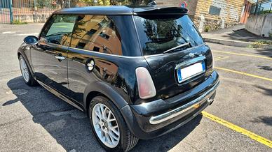 Mini: Piccola Fuoriclasse, Grande Affidabilità!