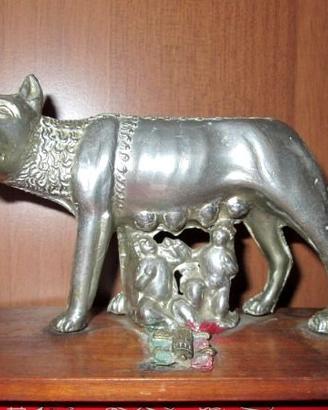 Militaria Ventennio – Lupa Romana Capitolina
