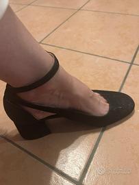 Decollete con cinturino