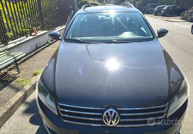 Passat Variant Hihline  2.0 - 130 cv anno 2011