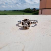 Anello con diamante