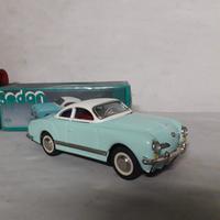 Karman Ghia in latta scala 1.18 circa a frizione 