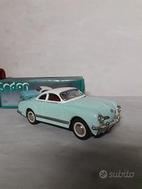 Karman Ghia in latta scala 1.18 circa a frizione 