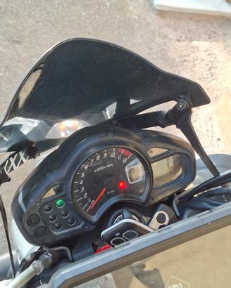 Suzuki sfv650 Gladius 