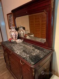 Credenza d’epoca con specchio e piano in marmo