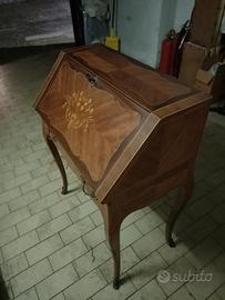 antico scrittoio vittoriano. in palissandro intars