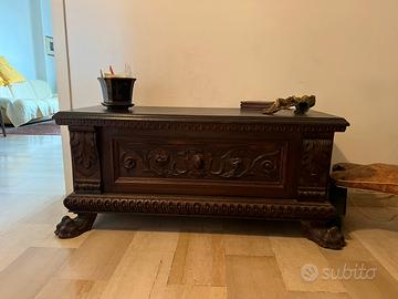 Cassapanca in legno stile rinascimento
