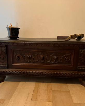 Cassapanca in legno stile rinascimento