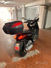 Yamaha X-Max 250