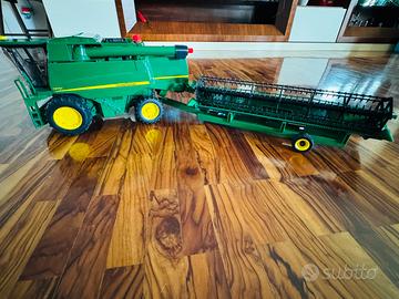 Mietitrebbia Bruder John Deere