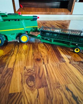 Mietitrebbia Bruder John Deere