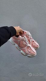 sneakers da ginnastica rosa modello chunky grosse