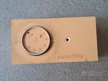 Vecchio termostato meccanico anni '60